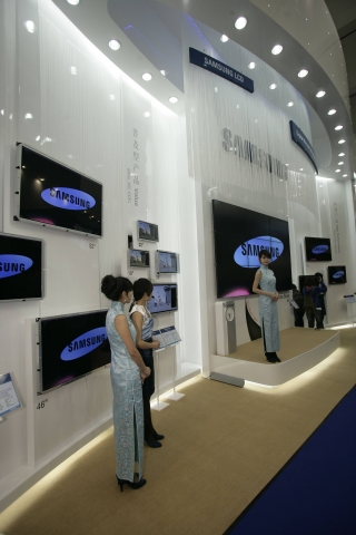 11일 중국 상하이에서 개최된 FPD China 2009 전시회의 삼성전자 부스 전경