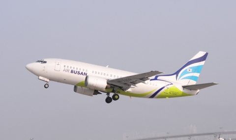 에어부산 항공기(B737-500)