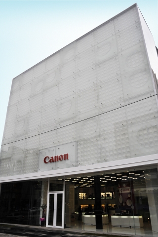 디지털 이미징 선도기업인 캐논이 17일 전세계 제 1호 플래그십 스토어 ‘캐논 플렉스(Canon Plex)’를 강남구 신사동에 개관했다.