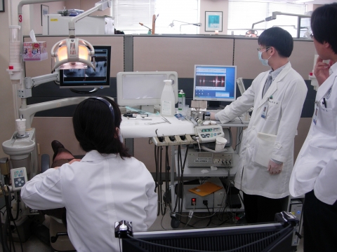 그림 2. 연세대학교 치과대학병원에서 진행된 임상 연구 진행 장면.