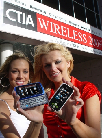 LG전자, ‘CTIA 2009’전시회서 첨단 휴대폰 선보여