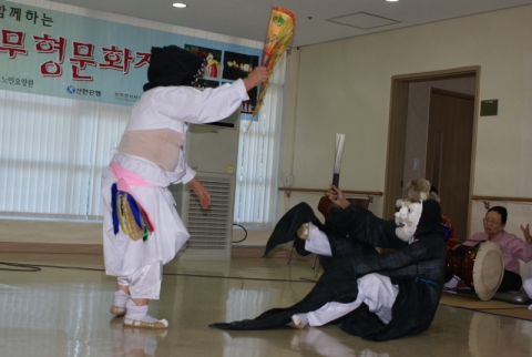 신한銀, ‘찾아가는 무형문화재’ 행사를 통한 전통문화 부흥 지원