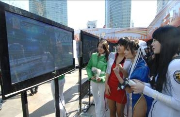삼성동 코엑스 밀레니엄 광장에서 펼쳐진 Xbox 360 게임기 및 60개 타이틀 시연 현장