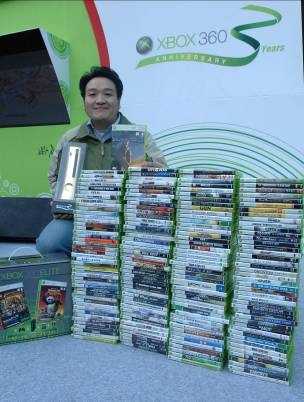 지난 3년간 본인이 직접 구입 및 소장한 170여개의 정판발매 Xbox360 타이틀을 소개해 ‘킹 오브 Xbox 360’으로 선정된 게임팬