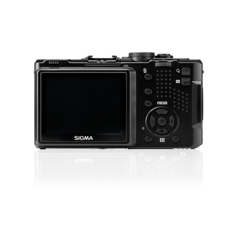 DSLR 카메라의 풀 스펙이 내장된 1천 4백만 화소의 고해상도 디지털 카메라 SIGMA DP2