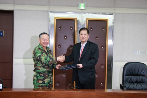 서울디지털대학교(총장 조백제)가 육군교육사령부(사령관 한기호)와 온라인 군사 교육과정을 공동으로 개발한다.