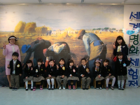 구미시문화예술회관 ‘세계명화체험전’ 성공적 개최...20일간 유료관객 5,000명 돌파