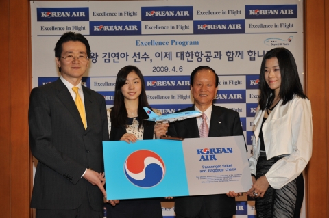 대한항공은 4월 6일(월) 오전 11시 서울 공항동 소재 본사빌딩에서 ‘김연아 선수 후원 협약식’을 열었다. 대한항공은 스포츠, 문화 예술, 사회봉사, 학술 등 각 분야에서 뛰어난