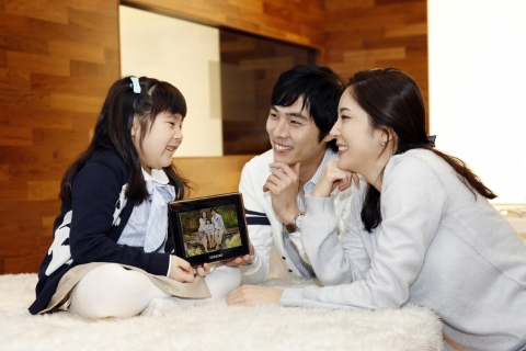 삼성전자, 초슬림 ToC 디자인 디지털액자 출시
