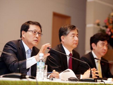 (좌측부터) 정만원 SK텔레콤 사장, 오세현 C&I Biz사장, 서진우 GMS사장