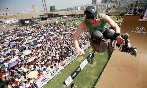 지난해 X게임 대회에서 세계 정상급 선수들이 어그레시브 인라인, BMX 등 멋진 경기를 펼치고 있는 모습.