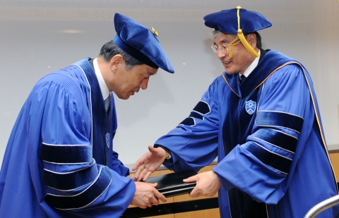 안상수 시장, 연세대에서 명예행정학박사 학위 수여