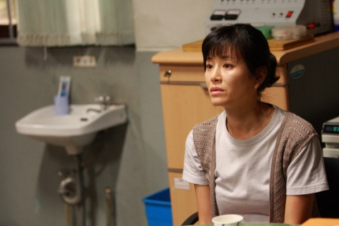 ‘거북이 달린다’ 견미리, 김윤석의 아내로 20년만에 스크린 컴백