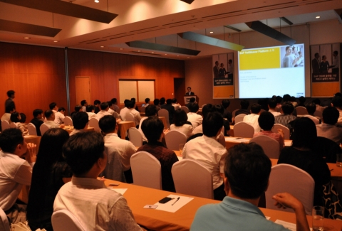 SAP 코리아는 3일 일 코엑스 인터컨티넨탈 호텔에서 SAP ERP 고객들을 대상으로 SAP 넷위버 플랫폼 업데이트와 넷위버 플랫폼 기반으로 파트너들이 개발한 솔루션을 소개한 ‘SAP 넷위버 플랫폼 기반 파트너 솔루션 세미나’를 성황리에 개최했다.