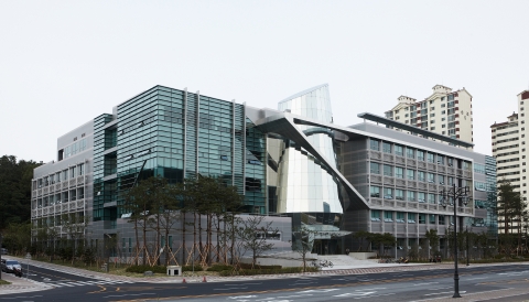 POSTECH 철강대학원 철강공학동 사진