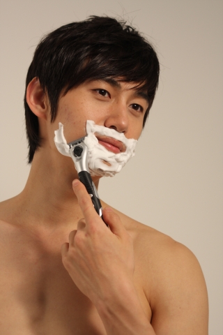 “면도 시 남성의 가장 큰 고민, 피부 트러블”