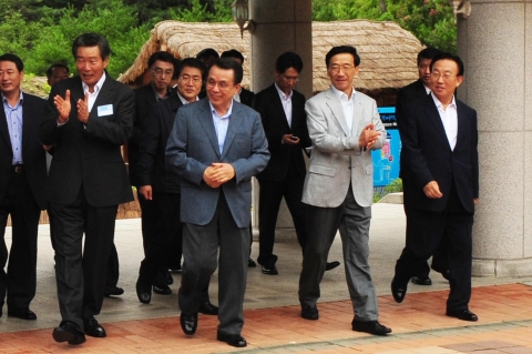 한 총리, 김 도지사와 지역서민 민생현장 방문