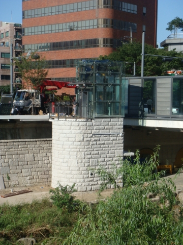 황학교 부근