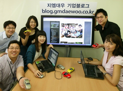 GM DAEWOO는 18일 국내 완성차 업계 최초로 국내 소비자를 대상으로 하는 기업블로그 'GM DAEWOO Talk'를 개설했다고 밝혔다. 
'GM