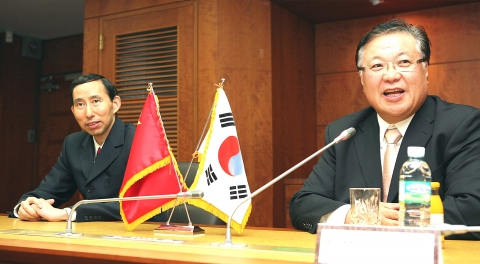 김우봉 건국대 부총장, 중국 국제문화전파센터와 학술교류 논의