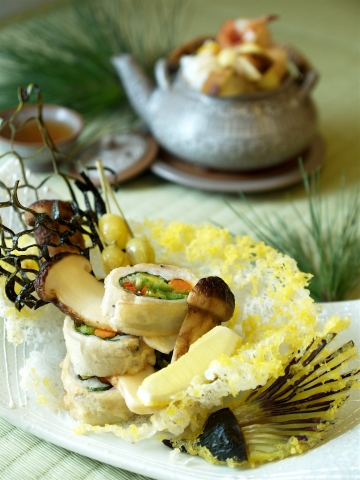 그랜드 인터컨티넨탈 호텔 일식당 ‘하코네’ 제철 맞은 자연송이 요리 선보여