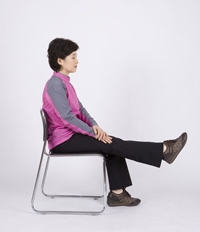 무릎이 잘 펴지지 않고 아플 때의 무릎 스트레칭법