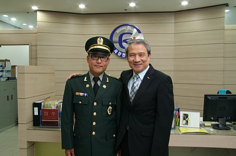 졸업생과 함께