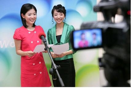 봄온 아카데미의 방송사 공채대비 과정 수업 중인 아나운서 지망생들