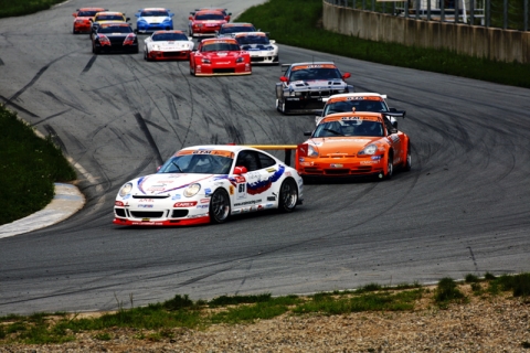 &#039;2009 SK에너지 En-mall GT Masters Series&#039;의 제2전에서 스타트와 동시에 질주하는 머신들