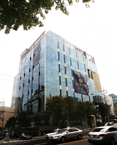 2009년 10월 강남구 논현동에 새롭게 선보이게 될 예정인 웨딩공간 '웨딩컨벤션 헤리츠'
