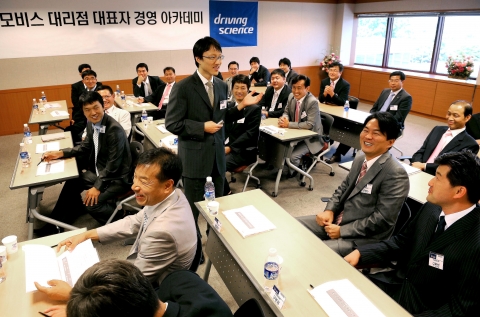 현대모비스가 지난 9일부터 6일간 일정으로, 경기 고양시 소재 동양 인재개발원에서 전국 대리점 대표들이 참가한 가운데 ‘제1차 경영 아카데미’를 개최하고 있다. 이 아카데미는 일선