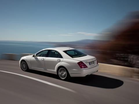 The new S 400 HYBRID L