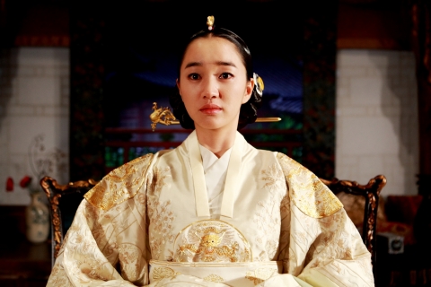 ‘불꽃처럼 나비처럼’ 1895년 10월 8일, 그 날의 진실