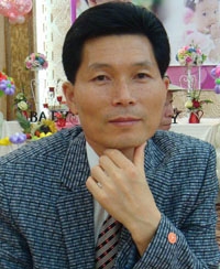 <수필가 김영일>
