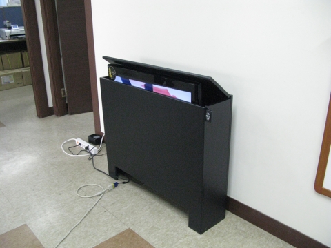 탐투스 TV 리프트(LCD TV 32형) 제품 리프팅 사진
