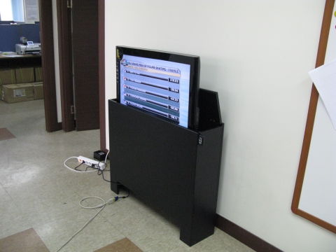 탐투스 LCD TV 32형 리프트 제품 리프팅 사진 3