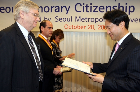 GM 해외사업부문 닉 라일리 사장, ‘서울시 명예 시민’ 선정