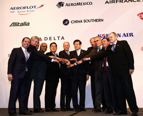 대한항공이 주도적으로 참여하고 있는 세계적인 항공 동맹체인 스카이팀(SkyTeam)은 11월5일 오전 인천시 운서동 하얏트리젠시인천 호텔에서 조양호 한진그룹 회장을 비롯해 리차드 