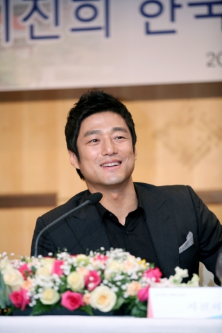 관광공사, 고궁 홍보위해 한류스타 지진희 한국관광명예홍보대사 위촉