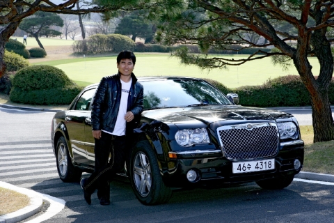 크라이슬러300C와 양용은 선수