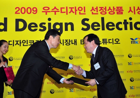 기아자동차㈜는 8일, 기아차 쏘울이 독창성, 심미성, 사용성, 통합성 등 고객의 필요(needs)를 만족시키고자 한 디자인의도가 높은 평가를 받아 대한민국 최고 권위의 「2009 