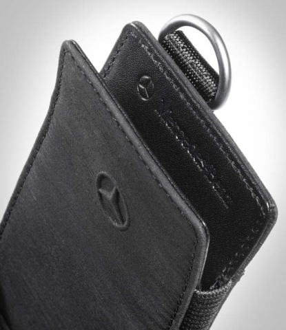 메르세데스-벤츠 코리아, 아이폰 파우치(iPhone Pouch) 출시