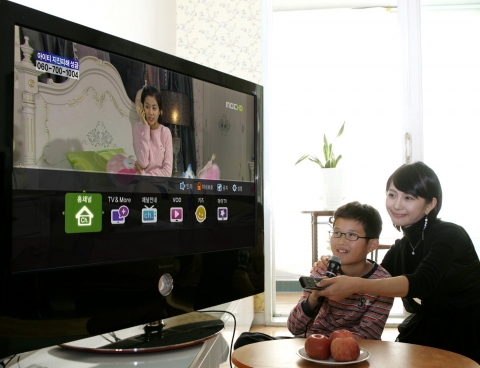 통합LG텔레콤(부회장 이상철/ new.lgtelecom.com)은 IPTV 양방향 서비스인 ‘myLGtv 홈채널’에서 고객이 차별화된 콘텐츠를 장르별로 쉽게 찾아볼 수 있도록 개편