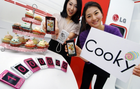 LG전자가‘09년 3월 국내에 출시한 ‘쿠키폰(모델명: LG-SU910/KU9100/LU9100)이 12일 누적 판매 100만대를 돌파했고, 지금도 일 평균개통수가 2,000대에 