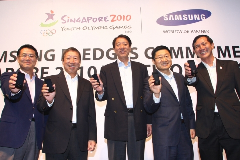 Group photo of VVIP with OMNIA Lite - Names from Left to Right :
- Mr. Yong-Chul Jo (Vice President
