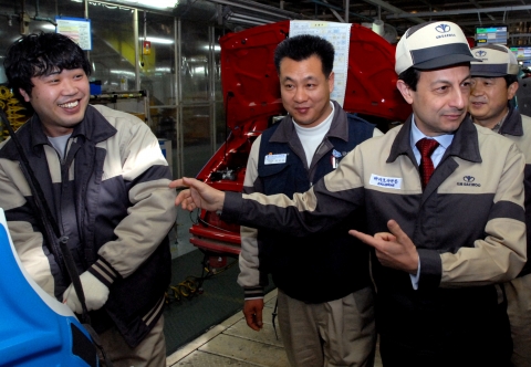 GM DAEWOO 아카몬 사장, 경차 전용 창원공장 방문