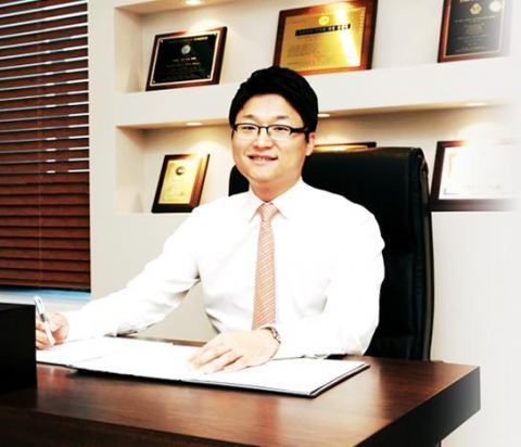 연세플러스성형외과 서동완원장