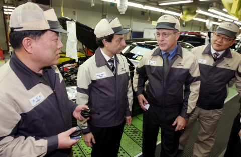 팀 리 사장 GM DAEWOO 생산현장 방문