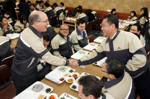 팀리 사장 GM DAEWOO 직원식당 방문