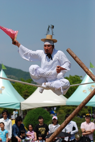 줄타기보존회 공연 
2.14~15 북서울꿈의숲